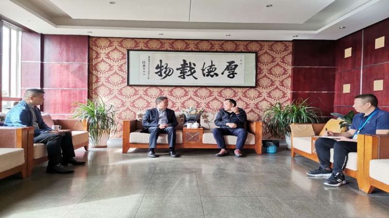 市委常委、宣传部长范晓东走访慰问五五世纪电气集团董事长林中华